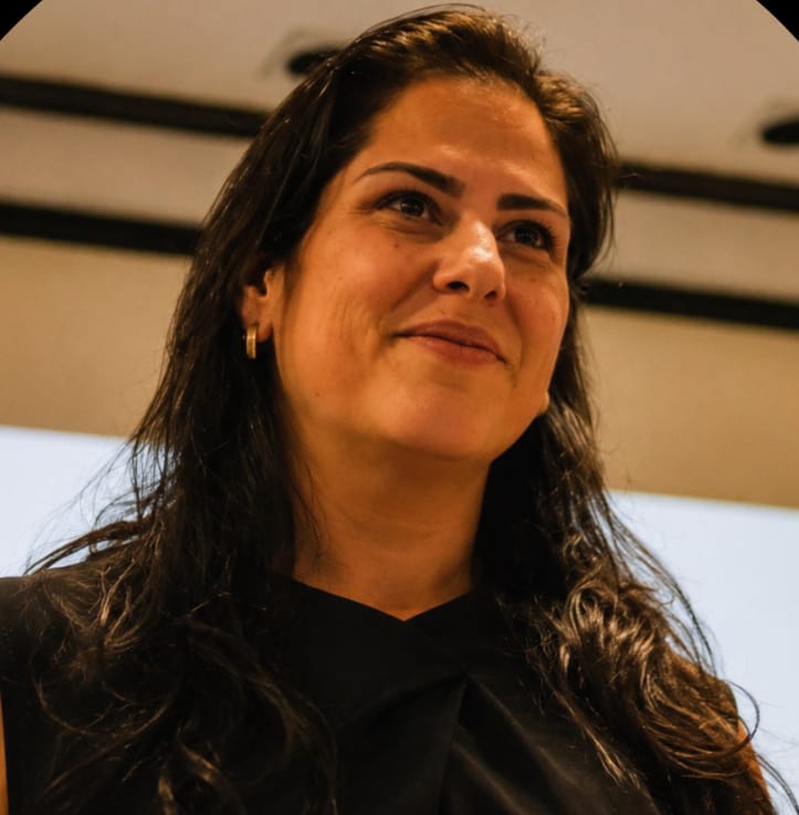 Laura Azevedo